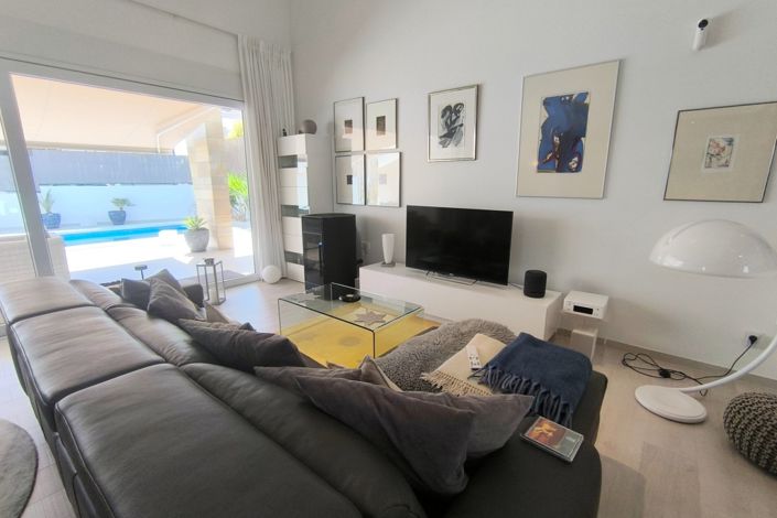 Image No.12-3 Bed Villa for sale