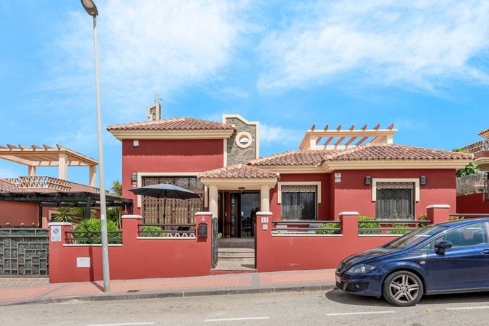 Image No.1-3 Bed Villa for sale