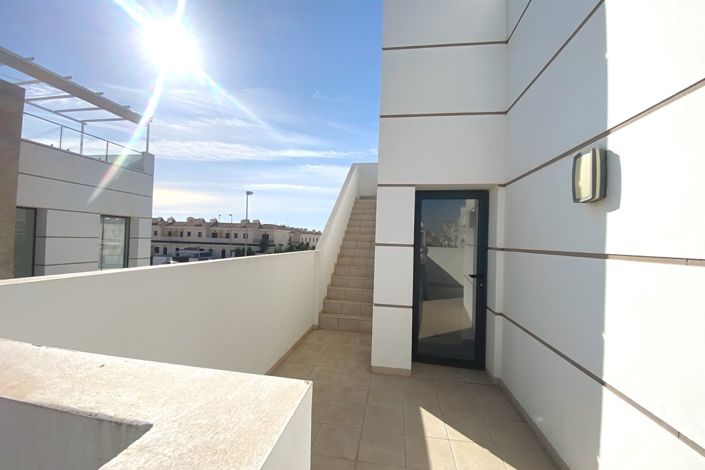 Image No.20-3 Bed Villa for sale