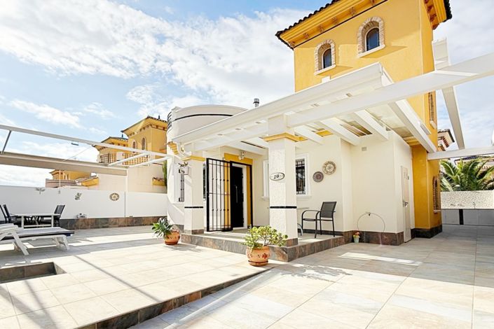 Image No.1-3 Bed Villa for sale