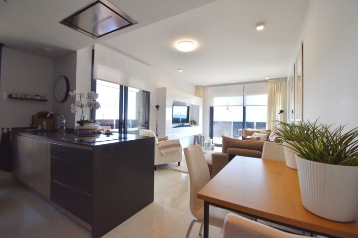 Image No.8-3 Bed Property for sale