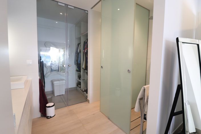 Image No.16-3 Bed Villa for sale