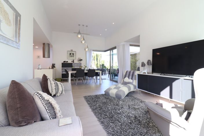 Image No.7-3 Bed Villa for sale