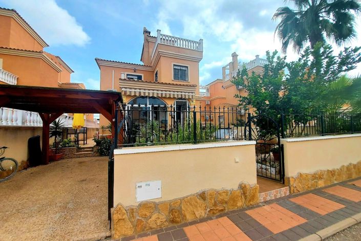 Image No.1-3 Bed Villa for sale