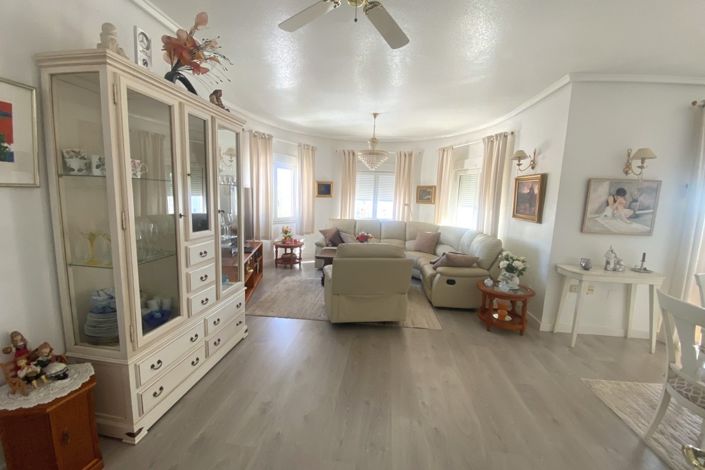 Image No.2-3 Bed Villa for sale