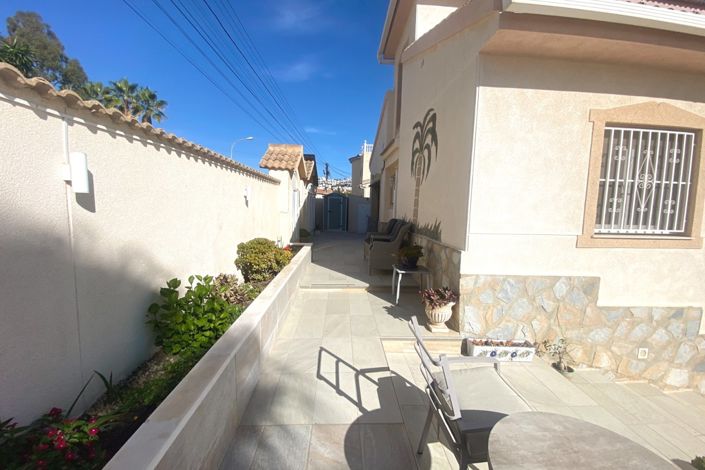 Image No.33-3 Bed Villa for sale