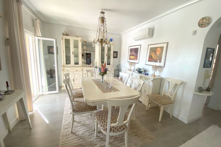 Image No.6-3 Bed Villa for sale