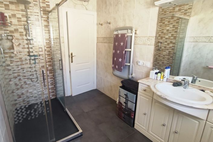 Image No.18-3 Bed Villa for sale