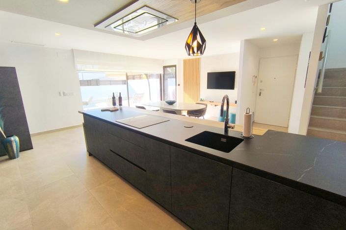 Image No.6-3 Bed Villa for sale