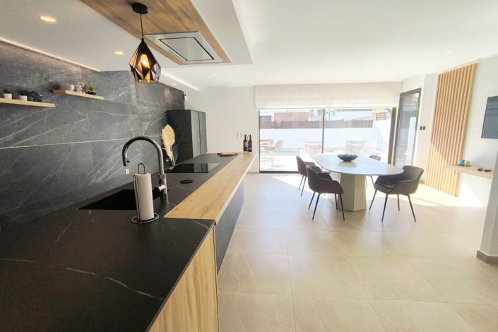 Image No.7-3 Bed Villa for sale