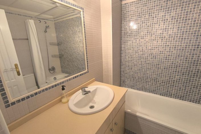 Image No.11-2 Bed Property for sale