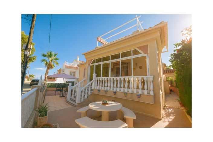 Image No.1-3 Bed Villa for sale