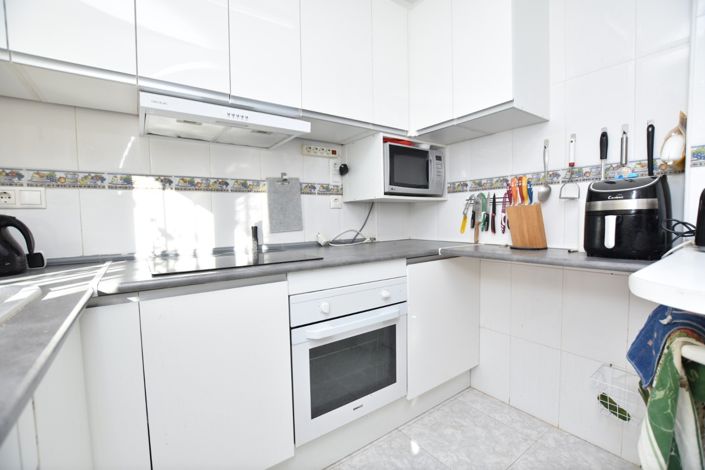 Image No.10-2 Bed Property for sale