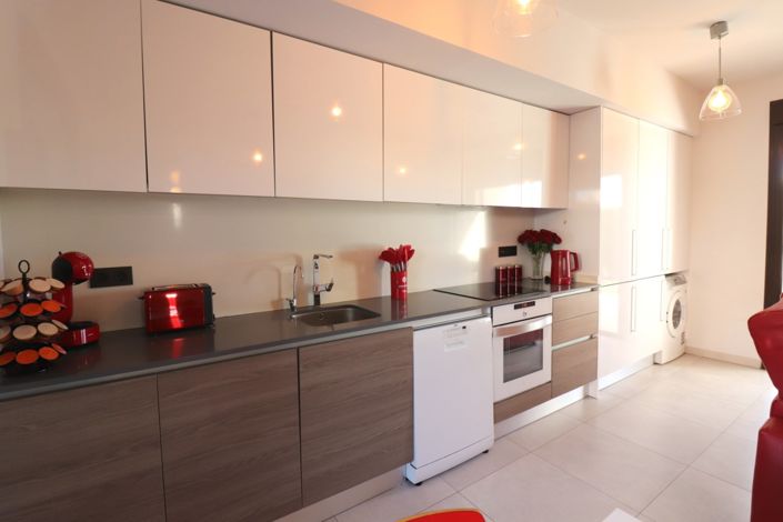 Image No.9-2 Bed Property for sale