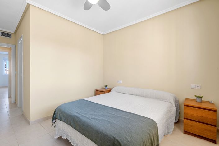 Image No.15-2 Bed Property for sale