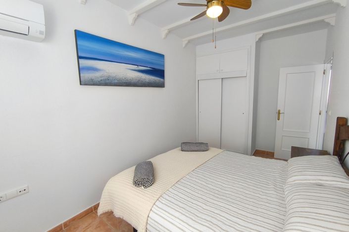 Image No.15-3 Bed Townhouse for sale