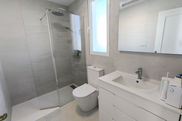 Image No.17-3 Bed Townhouse for sale