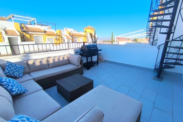 Image No.18-3 Bed Townhouse for sale