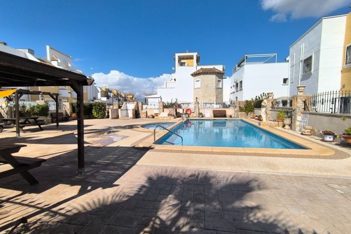 Image No.2-3 Bed Townhouse for sale