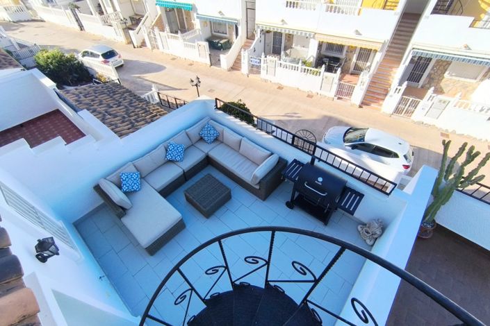 Image No.20-3 Bed Townhouse for sale