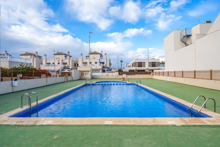 Image No.20-2 Bed Bungalow for sale