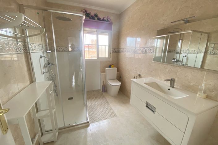 Image No.18-2 Bed Townhouse for sale