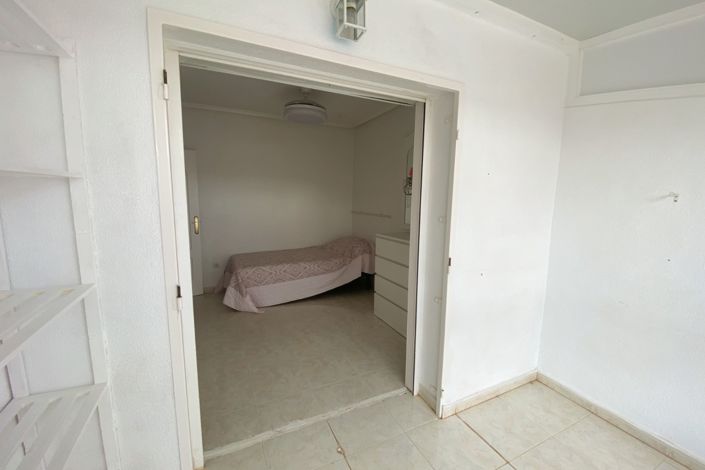 Image No.20-2 Bed Townhouse for sale