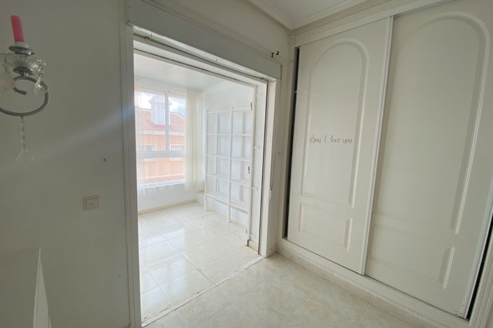 Image No.21-2 Bed Townhouse for sale