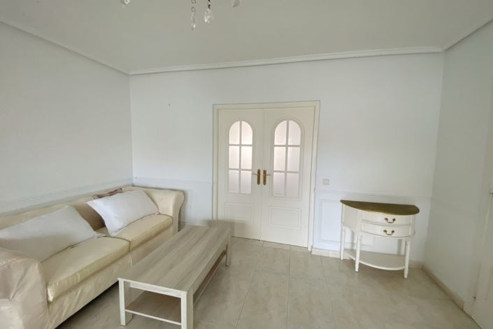 Image No.9-2 Bed Townhouse for sale