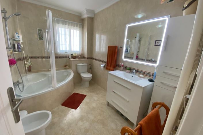 Image No.18-3 Bed Villa for sale