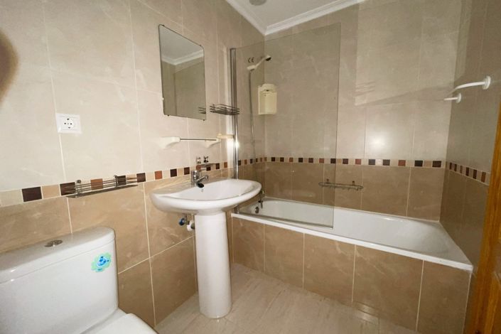 Image No.10-3 Bed Property for sale