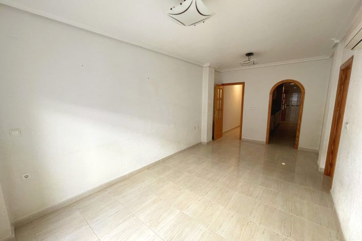 Image No.2-3 Bed Property for sale