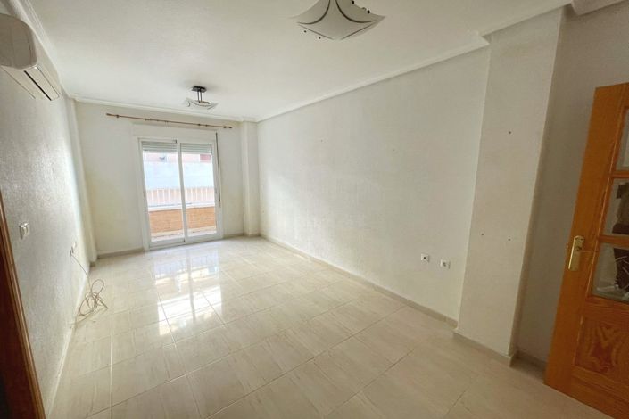 Image No.3-3 Bed Property for sale