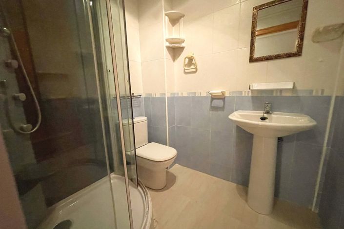 Image No.9-3 Bed Property for sale