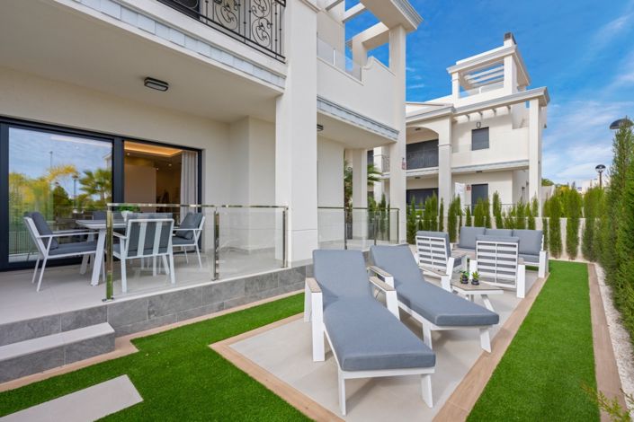 Image No.17-2 Bed Property for sale