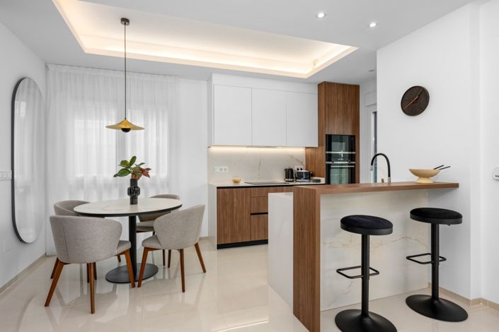 Image No.4-2 Bed Property for sale