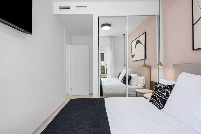 Image No.8-2 Bed Property for sale