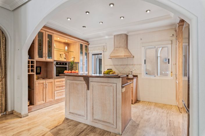 Image No.13-5 Bed Chalet for sale