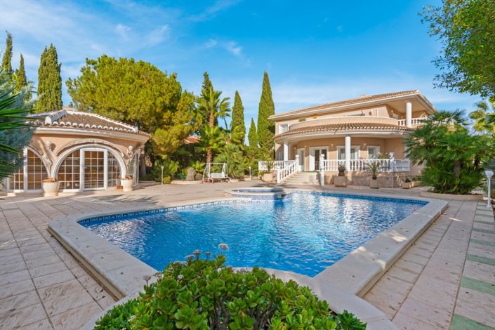 Image No.2-5 Bed Chalet for sale