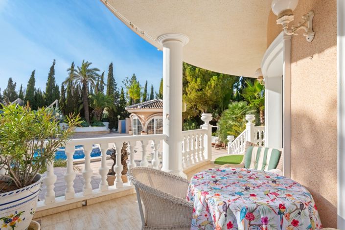 Image No.25-5 Bed Chalet for sale