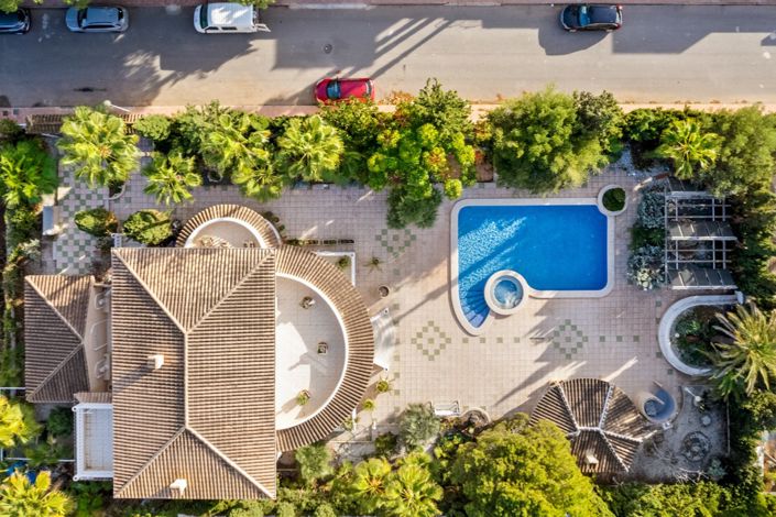 Image No.3-5 Bed Chalet for sale