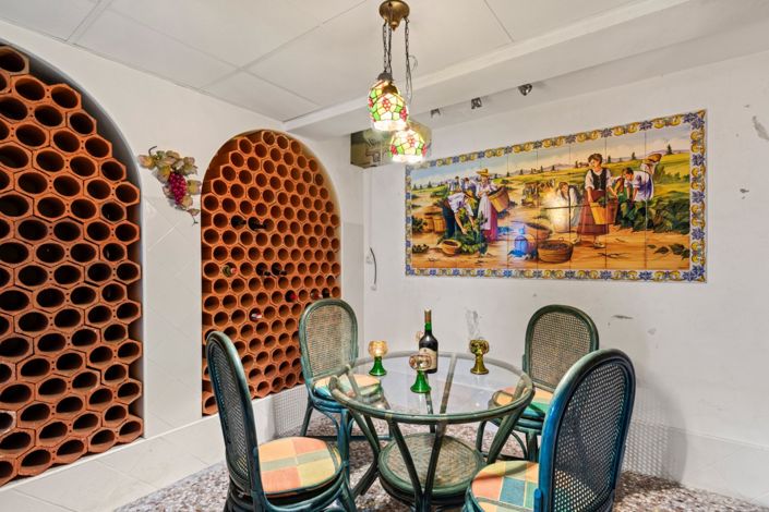 Image No.43-5 Bed Chalet for sale