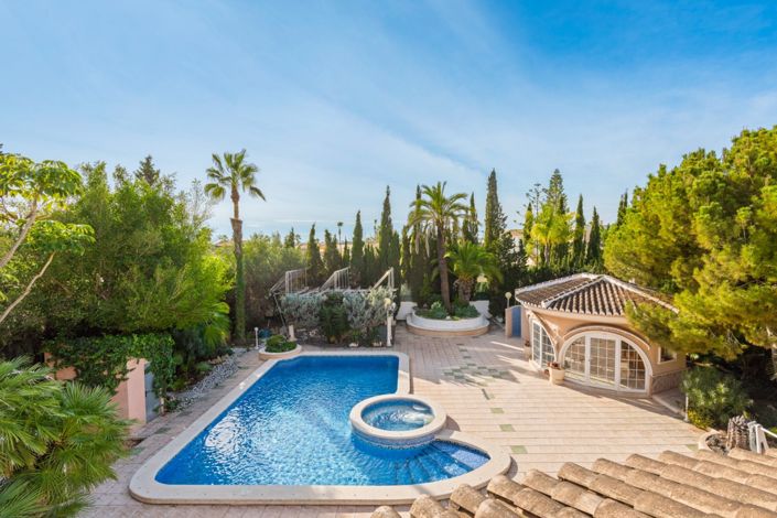 Image No.48-5 Bed Chalet for sale