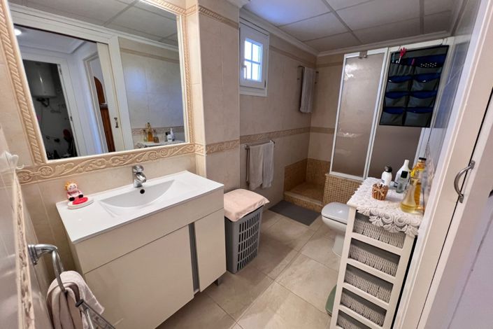 Image No.11-2 Bed Property for sale