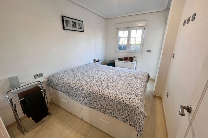 Image No.9-2 Bed Property for sale