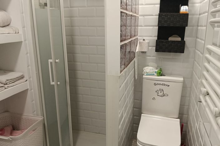 Image No.20-2 Bed Property for sale