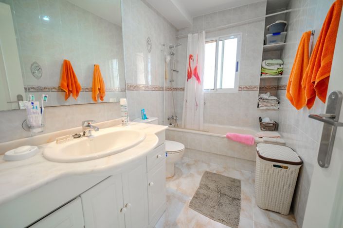 Image No.18-3 Bed Villa for sale