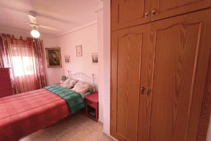 Image No.17-3 Bed Townhouse for sale