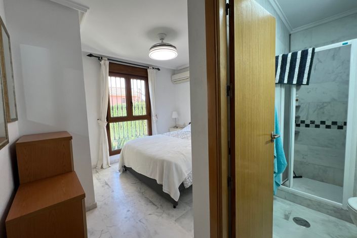 Image No.20-2 Bed Bungalow for sale