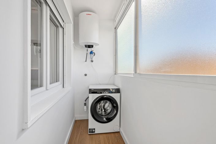 Image No.16-2 Bed Property for sale